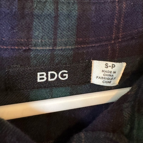 BDG OVERSIZED BLUE & GREEN PLAID FLANNEL - Picture 7 of 9